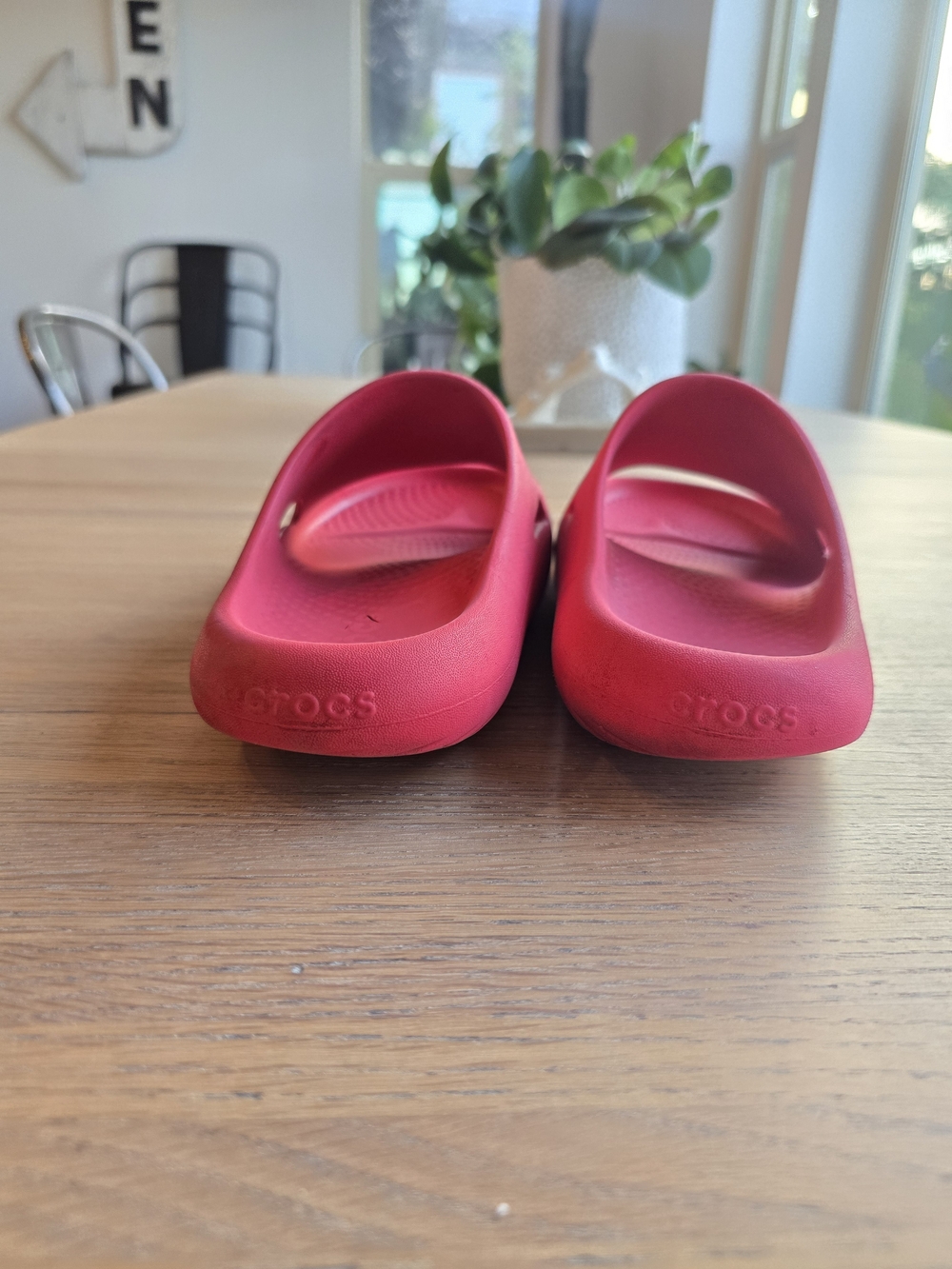 Crocs Mellow Recovery Slide In Red - Picture 4 of 6